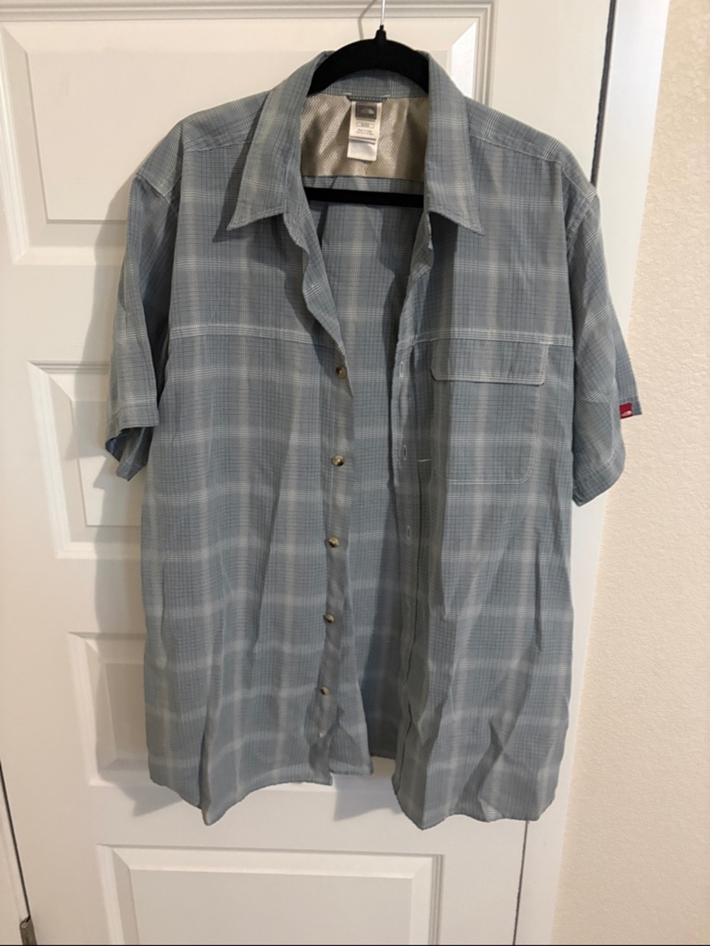 The North Face Men's Short Sleeve Plaid Button-Up Shirt in Light Blue Gray